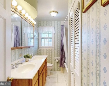213 Wayne Drive - Photo Thumbnail 13
