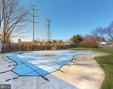 213 Wayne Drive - Photo Thumbnail 5