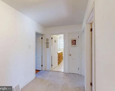 213 Wayne Drive - Photo Thumbnail 21
