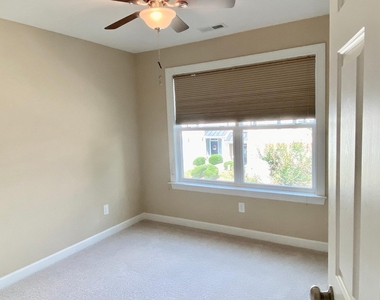 2022 Chancellor Place - Photo Thumbnail 10