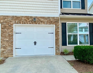 2022 Chancellor Place - Photo Thumbnail 1