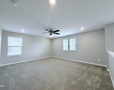 504 Eno Drive - Photo Thumbnail 8