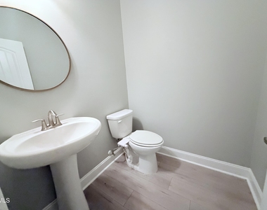 504 Eno Drive - Photo Thumbnail 7
