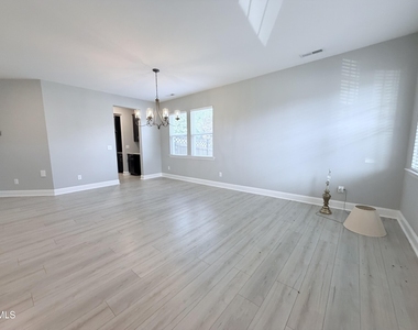504 Eno Drive - Photo Thumbnail 1