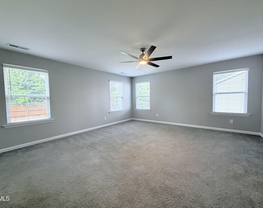 504 Eno Drive - Photo Thumbnail 9