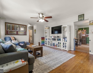 102 Washington - Photo Thumbnail 3