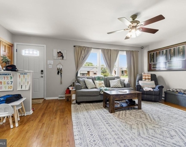 102 Washington - Photo Thumbnail 4