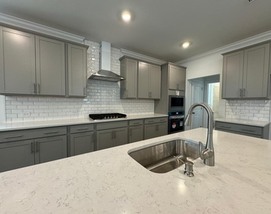 744 Longleaf Grove Lane - Photo Thumbnail 5