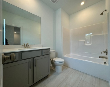 744 Longleaf Grove Lane - Photo Thumbnail 18