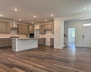 744 Longleaf Grove Lane - Photo Thumbnail 12