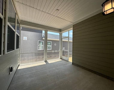 744 Longleaf Grove Lane - Photo Thumbnail 11