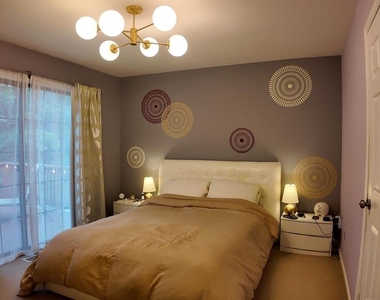 4904 Winterbury Drive - Photo Thumbnail 10