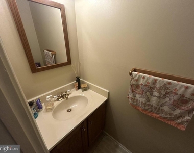 4904 Winterbury Drive - Photo Thumbnail 8