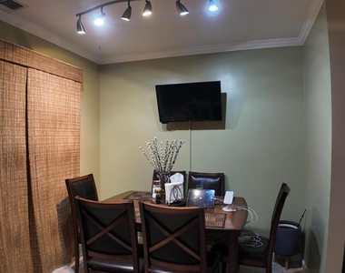 4904 Winterbury Drive - Photo Thumbnail 6