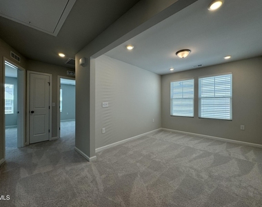 104 Yellow Iris Drive - Photo Thumbnail 13