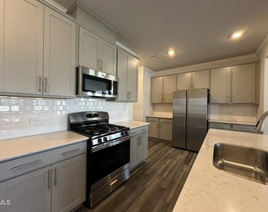 104 Yellow Iris Drive - Photo Thumbnail 5