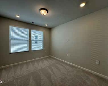 104 Yellow Iris Drive - Photo Thumbnail 18