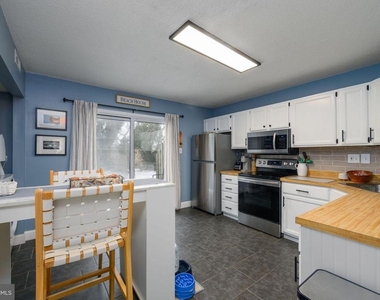 314 Jo Anns Way - Photo Thumbnail 4