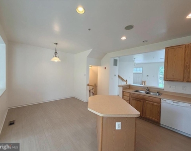 17664 Potter Bell Way - Photo Thumbnail 12