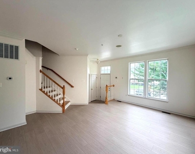 17664 Potter Bell Way - Photo Thumbnail 8