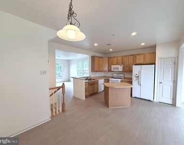 17664 Potter Bell Way - Photo Thumbnail 10