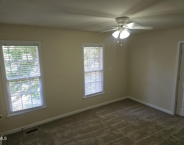 5601 Picnic Rock Lane - Photo Thumbnail 13