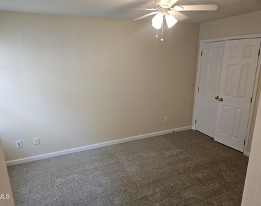 5601 Picnic Rock Lane - Photo Thumbnail 16