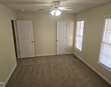 5601 Picnic Rock Lane - Photo Thumbnail 18