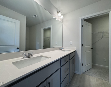 407 Deercroft Drive - Photo Thumbnail 16