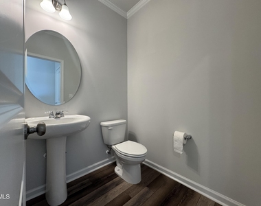 407 Deercroft Drive - Photo Thumbnail 7