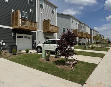 407 Deercroft Drive - Photo Thumbnail 30