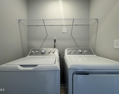 407 Deercroft Drive - Photo Thumbnail 23
