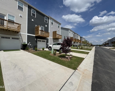 407 Deercroft Drive - Photo Thumbnail 31
