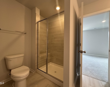 407 Deercroft Drive - Photo Thumbnail 17