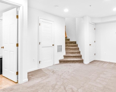 300 Dixon Street - Photo Thumbnail 17