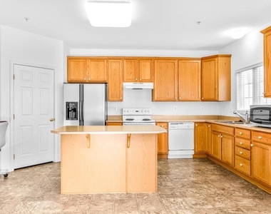 300 Dixon Street - Photo Thumbnail 8