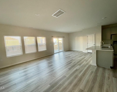 129 Rushmore Avenue - Photo Thumbnail 3