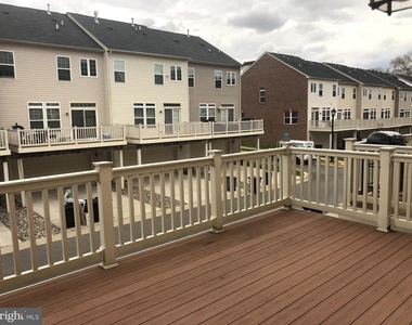707 Addison Road S - Photo Thumbnail 5