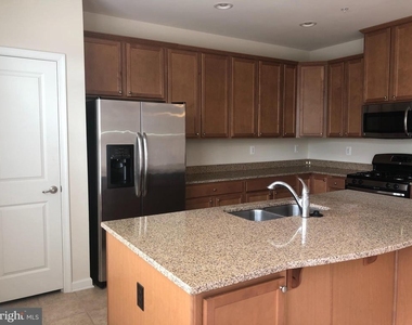 707 Addison Road S - Photo Thumbnail 2