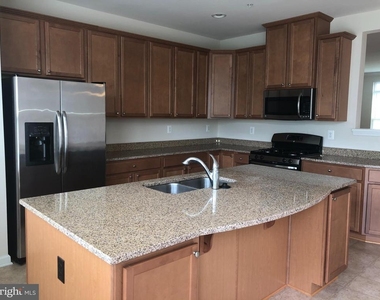 707 Addison Road S - Photo Thumbnail 6