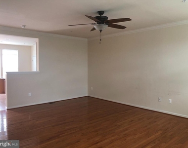 707 Addison Road S - Photo Thumbnail 8