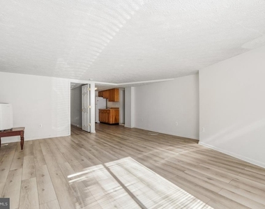 6120 41st Avenue - Photo Thumbnail 6