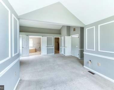 8911 Dangerfield Place - Photo Thumbnail 33