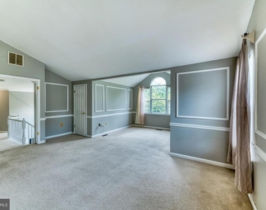 8911 Dangerfield Place - Photo Thumbnail 32