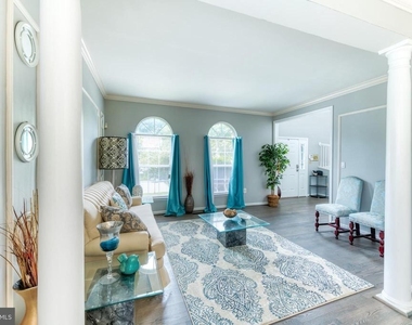 8911 Dangerfield Place - Photo Thumbnail 9