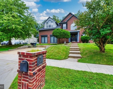 8911 Dangerfield Place - Photo Thumbnail 3