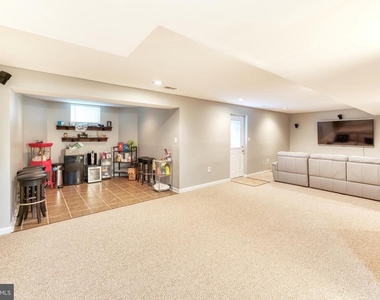 8911 Dangerfield Place - Photo Thumbnail 46