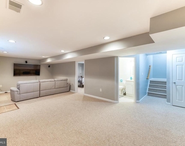 8911 Dangerfield Place - Photo Thumbnail 48