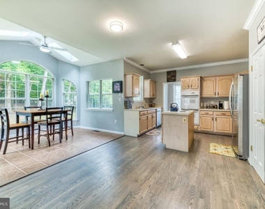 8911 Dangerfield Place - Photo Thumbnail 21