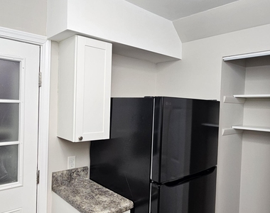 220 Elizabeth Street - Photo Thumbnail 4